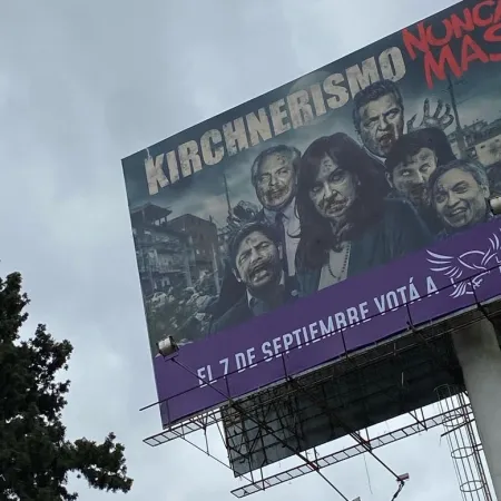 ¿Qué pasa con los carteles zombis? La Libertad Avanza denuncia "aprietes"