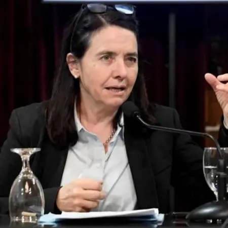 Carmen Álvarez Rivero cuestionó el derecho de los niños a ser atendidos en el Garrahan