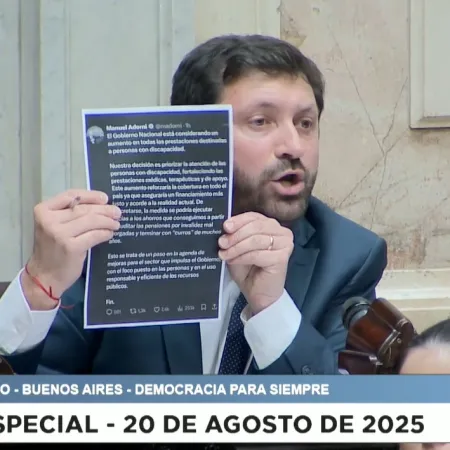 "Tomada de pelo": Pablo Juliano estalló contra Adorni por su promesa en Discapacidad