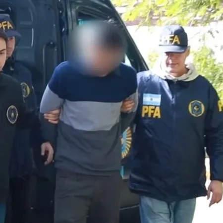 Expulsaron a un criminal colombiano con múltiples condenas que vivía en un hotel de Buenos Aires