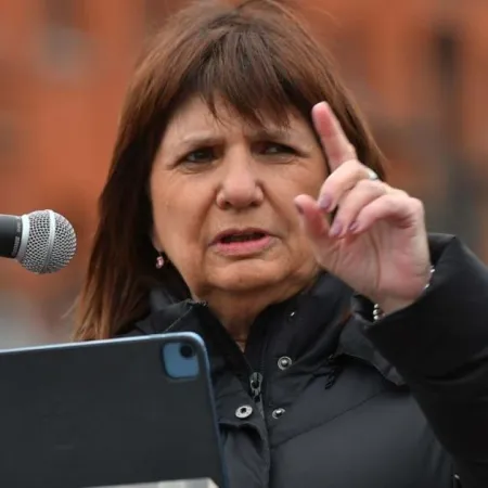 Patricia Bullrich, clienta de una droguería investigada por coimas