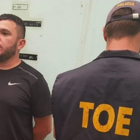 Esteban Alvarado volvió al banquillo: lo juzgan por ordenar una balacera en Rosario