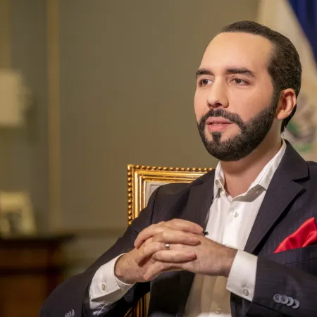 Cortesía escolar: el cambio que Bukele implementa desde septiembre