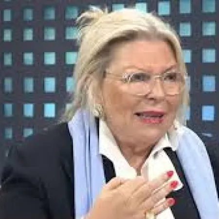 Carrió acusa a Milei de consumir pornografía infantil