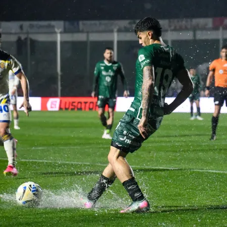 La tormenta de Santa Rosa obligó a suspender el partido de Sarmiento y Rosario Central