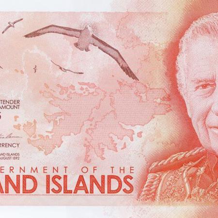 Malvinas: billete de Carlos III genera rechazo en Argentina