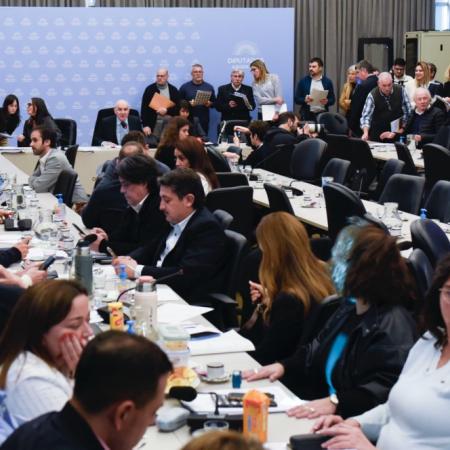 La oposición avanza en Diputados con el proyecto para redistribuir el impuesto a los combustibles
