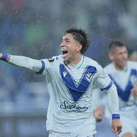 Vélez reaccionó a tiempo y se metió entre los ocho mejores de América