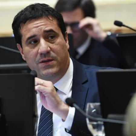 El mecanismo silencioso que enoja a Abad y erosiona la democracia