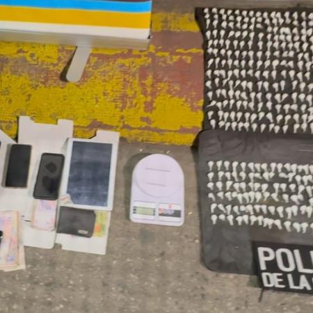 Interceptan un auto que hacía delivery de cocaína en la Ciudad: llevaba 476 dosis