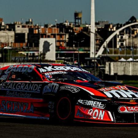 Agustín Canapino ganó la carrera del TC en el Gálvez