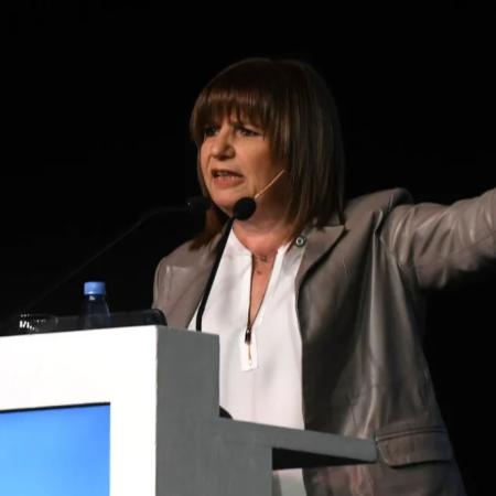 Bullrich llamó “inútil” a Kicillof tras los incidentes en Independiente