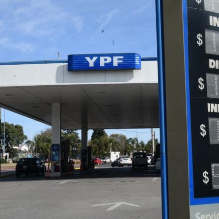 El Gobierno dispuso subas en los impuestos a combustibles desde septiembre