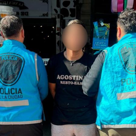 Un hombre buscado por homicidio estaba trabajando en un restaurante de San Telmo