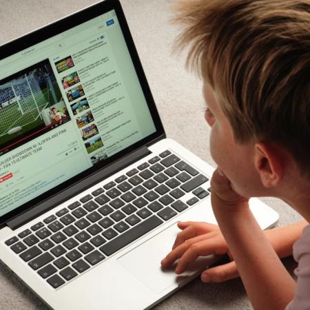 YouTube y una acertada medida para regular el consumo de los menores de edad