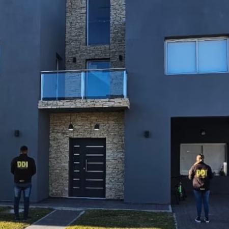 El jefe de una banda de entraderas vivía en una casa de tres pisos valuada en 250 mil dólares