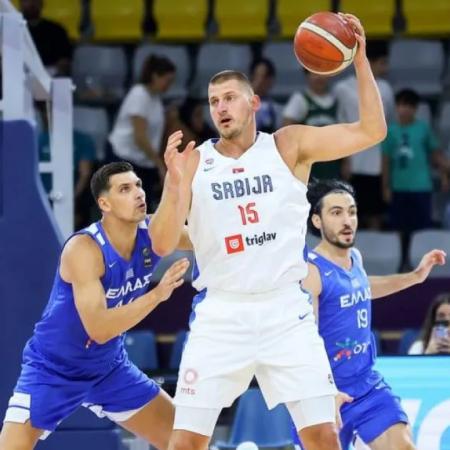 Serbia se impone a Grecia en un amistoso rumbo al EuroBasket 2025
