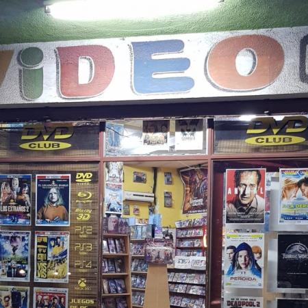 Cuatro razones por las que extrañamos ir al videoclub