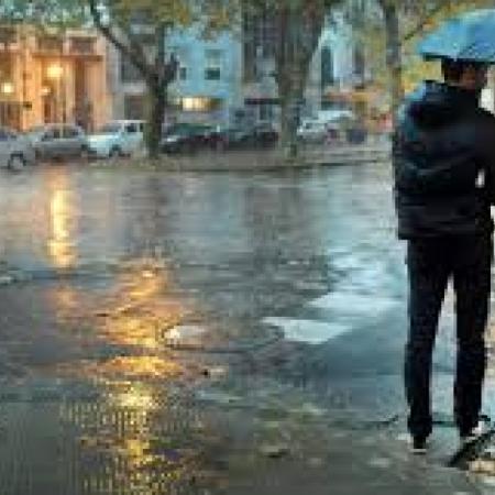 El SMN mantiene un alerta por fuertes lluvias y bajas temperaturas en el AMBA