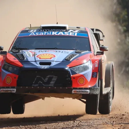 Sébastien Ogier gana el Rally de Paraguay y Toyota hace historia