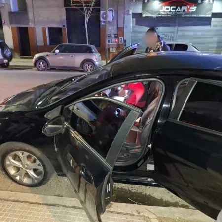 Los rastrearon por el GPS de un iPhone: detienen a una pareja de pungas acusada de robar en el Barrio Chino