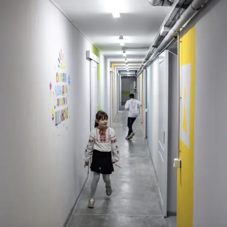 Educación en tiempos de guerra: el modelo de aulas subterráneas en Ucrania