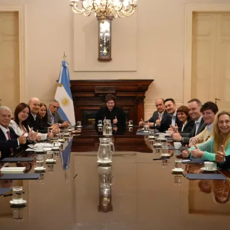 Milei reúne al Gabinete tras los audios y busca mostrar orden antes del cierre en Moreno