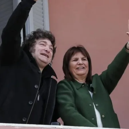 Bullrich, los 'agentes rusos' y el complot: opositores pidieron que vaya al Congreso