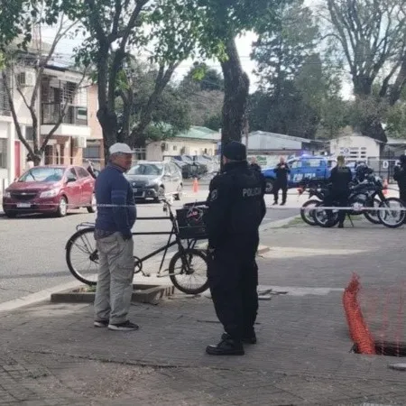 Horror en Rosario: hallaron un cadáver dentro de un contenedor