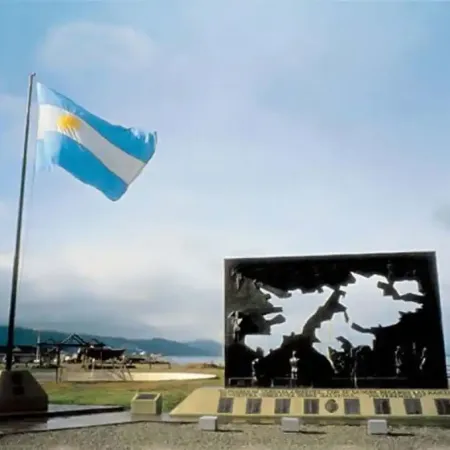 Nuevos movimientos británicos en Malvinas: ¿qué planea Londres?