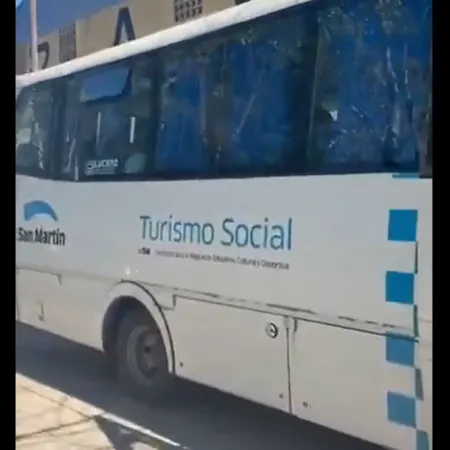 Valenzuela denunció que Fuerza Patria moviliza votantes en micros pagador por el municipio