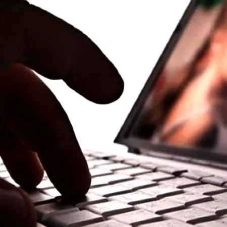 La Justicia confirmó la pena contra un padre por mostrar videos sexuales a sus hijos