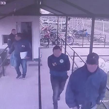 Condenan a cuatro policías de la Federal de Pergamino por pedir coimas a un frigorífico y a un bar