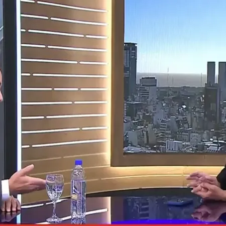 Manuel Adorni culpó por la derrota al ausentismo y ratificó la continuidad del rumbo económico