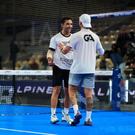 Pádel en Roland Garros: Sanyo y Alfonso derriban a los campeones de Madrid