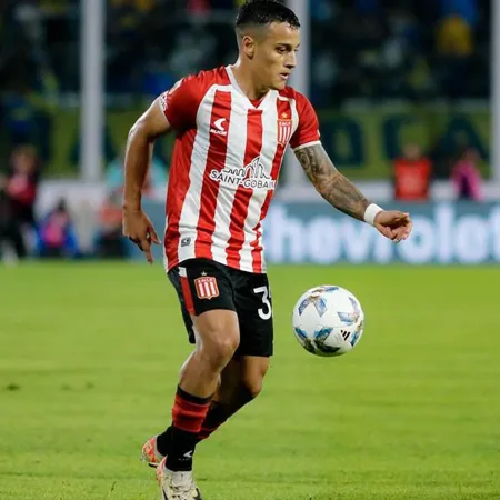 El jugador de Estudiantes Tiago Palacios publicó un video de concientización vial