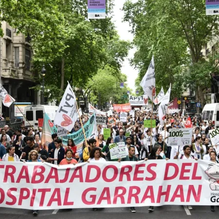 Trabajadores del Hospital Garrahan anuncian paro y movilización contra el veto de Milei