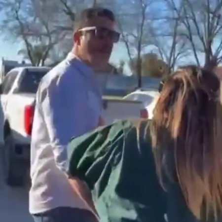 El intendente Raitelli y un concejal se agarraron a piñas en plena interna peronista
