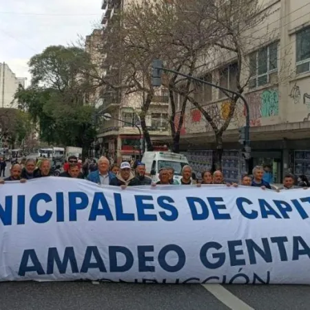 Nuevo amparo y juicio por fraude ponen bajo la lupa la conducción de Amadeo Genta