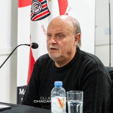 Néstor Di Pierro vuelve a criticar al plantel de Chacarita: qué dijo ahora