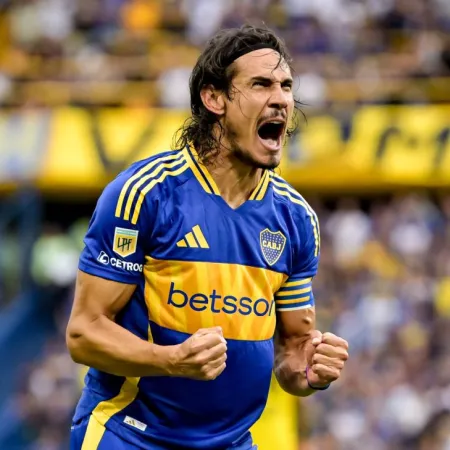 Edinson Cavani sufrió una distensión y es duda para el partido de Boca con Central Córdoba