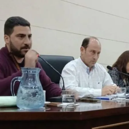 El intendente de 25 de Mayo denuncia que lo quieren destituir irregularmente