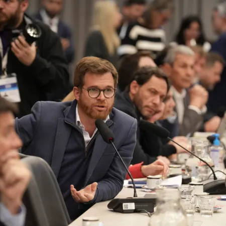Caputo, el Presupuesto 2026 y la queja opositora: "No me importa si tiene fobia"