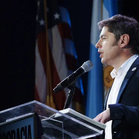 Kicillof: “La democracia está en peligro y la Argentina de Milei es una vergüenza nacional”
