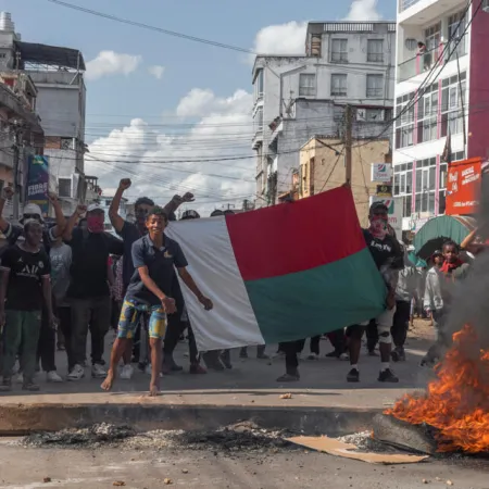Madagascar responde con toque de queda ante protestas masivas