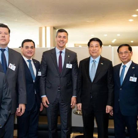 Santiago Peña busca transformar Paraguay: la estrategia con Vietnam