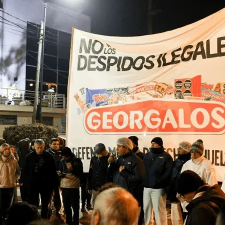 Trabajadores de Georgalos logran cautelar que les permite recuperar su empleo