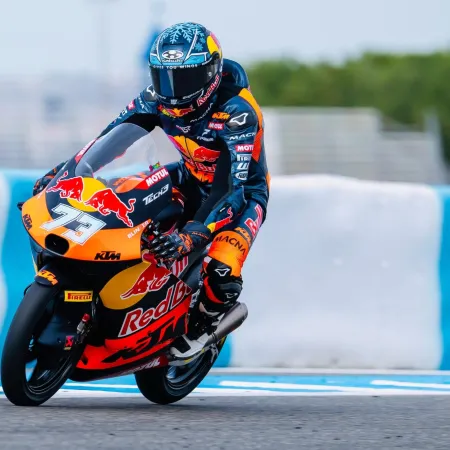Valentín Perrone y otra gran actuación en Moto3: salió cuarto en Japón