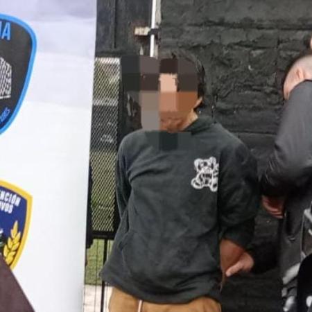 Fue a ver a Deportivo Riestra y terminó preso porque tenía pedido de captura por robo