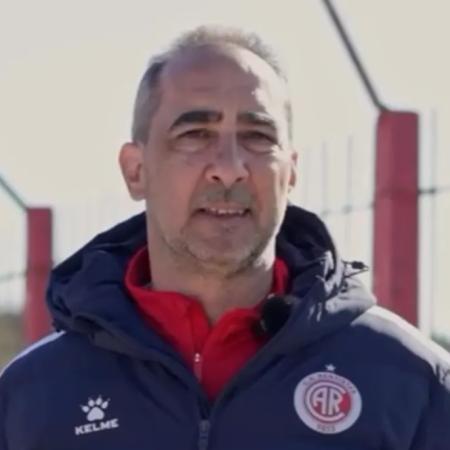 Fue intendente de Morón y ahora es el CEO de un club en Uruguay
